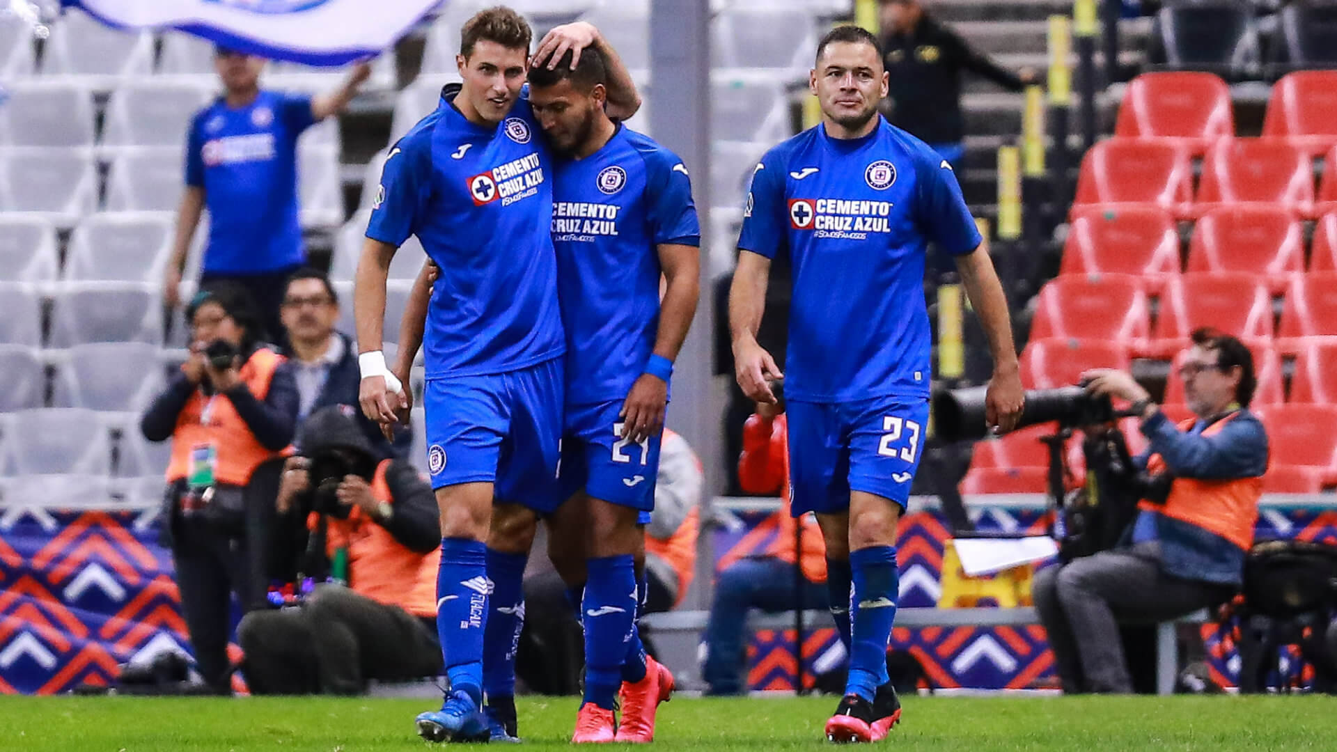 Cruz Azul đang bay cao trên BXH