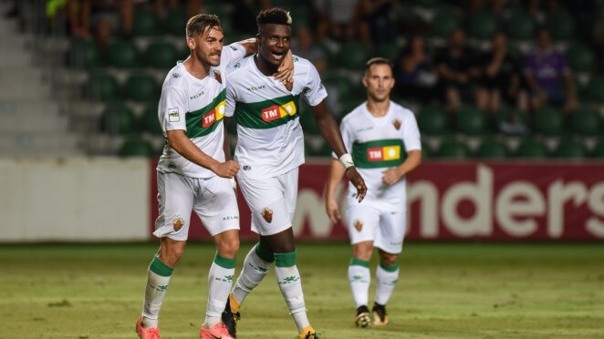 Elche gặp khó khăn