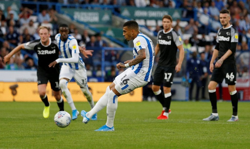 Huddersfield đang gặp rắc rối về phong độ khi tham gia giải đấu năm nay