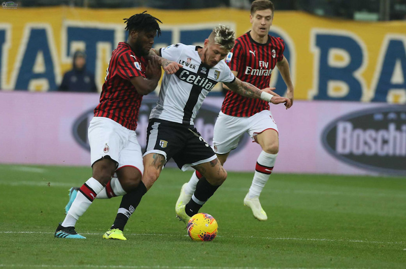Parma gặp khó khăn khi phải đối đầu với Milan
