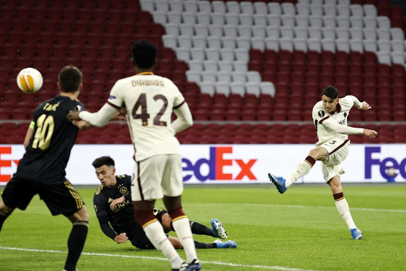 Ajax gặp khó khăn khi phải làm khách cho Roma
