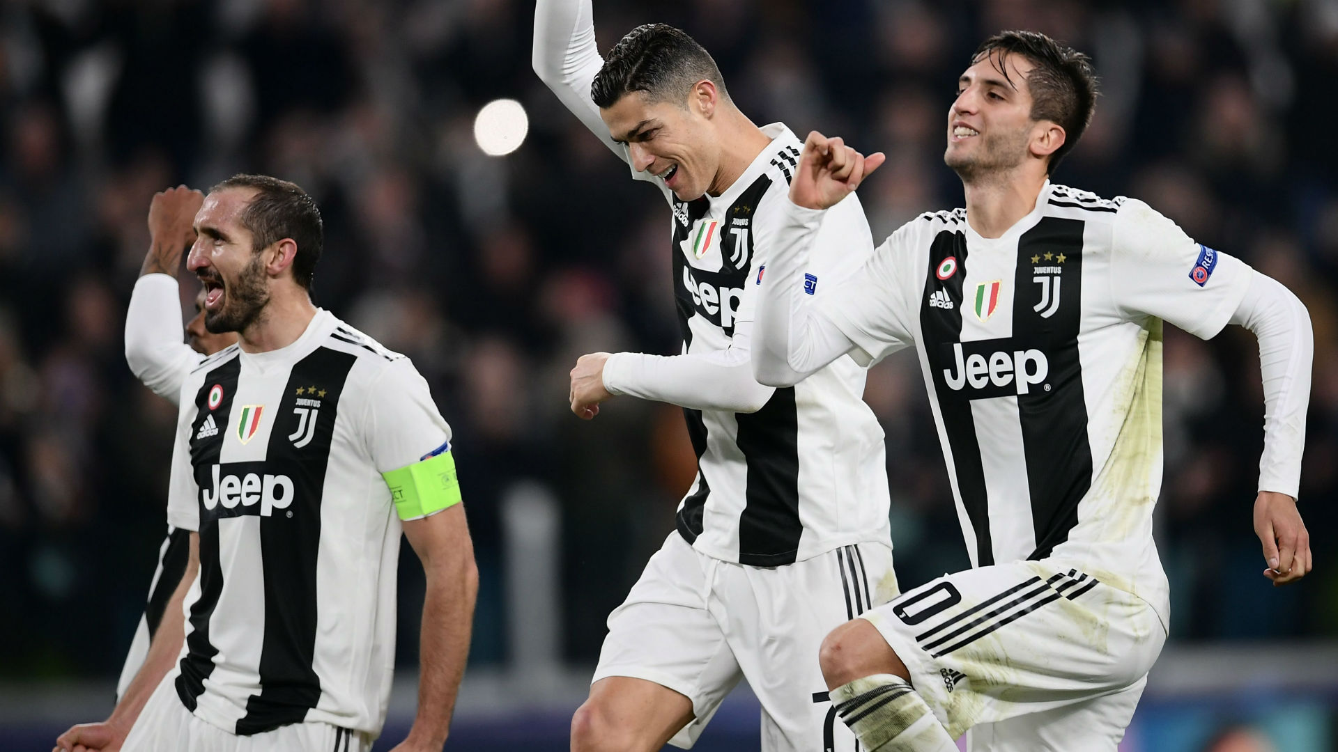 Ronaldo đang dần tụt lại trong cuộc đua giành danh hiệu chiếc giày vàng